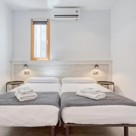 فندق Bedmates 2*
