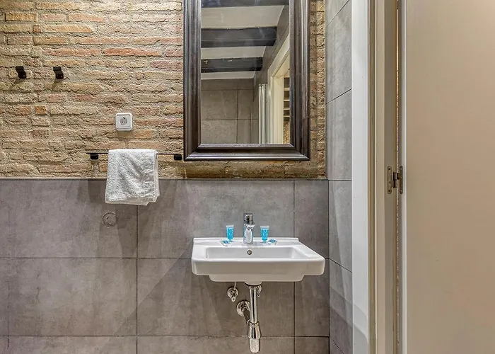 Bedmates 2* Barcelona